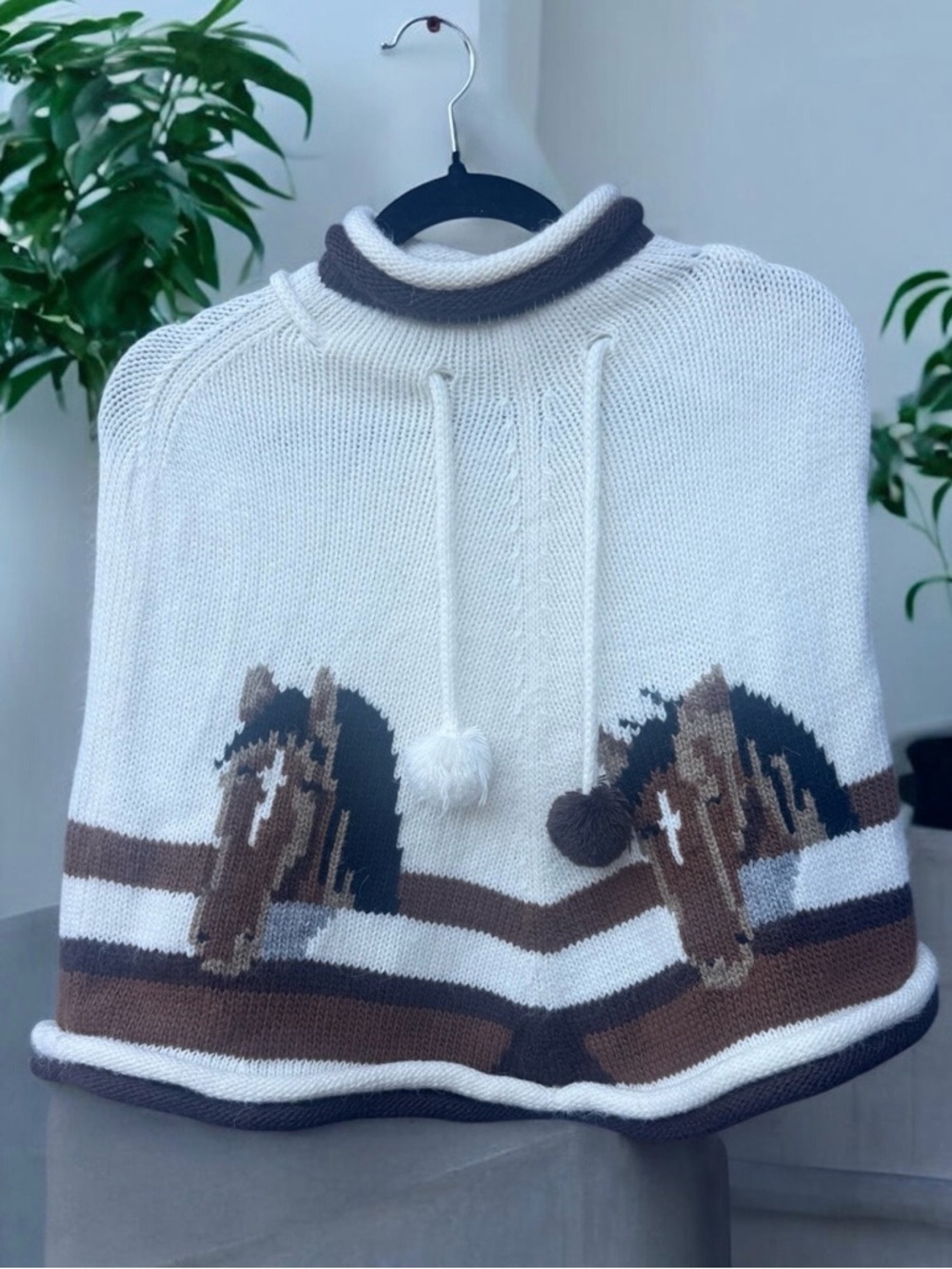 Perykids Vintage Western Horse Knit Poncho Cape with Pom Poms Size Large